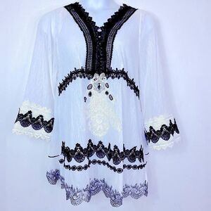 *** Exclusively for Casual Living - Womens Plus Size Lace Embellished Top (P)